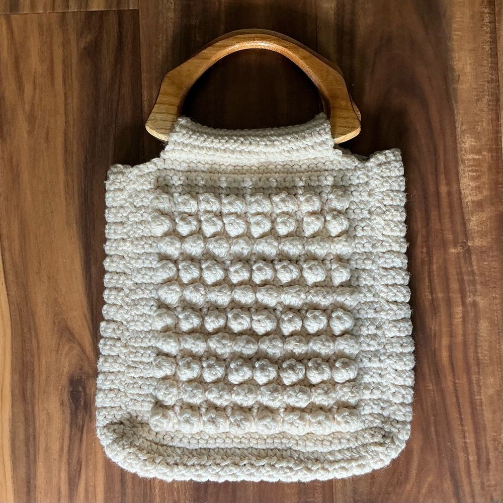 Meet Lillian – Vtg Handmade Crocheted Handbag | Wooden Handles & Floral Lining